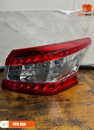 Stop trasero para Nissan Sentra 2013-2015
