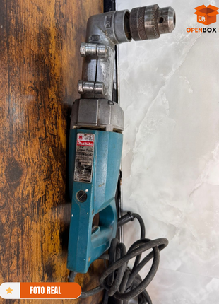 taladro industrial de cabezal angular makita para perforación en espacios reducidos