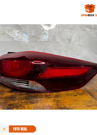 Par de Faroles Traseros para Hyundai Elantra 2016-2018