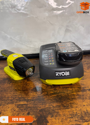 alt="Linterna Inalámbrica RYOBI con Cargador y Batería - Luz LED Portátil Recargable"