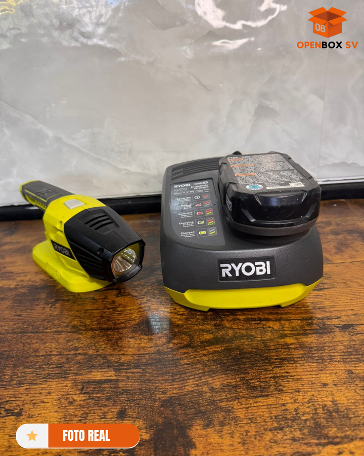 Linterna Inalámbrica RYOBI con Cargador y Batería - Luz LED Portátil Recargable