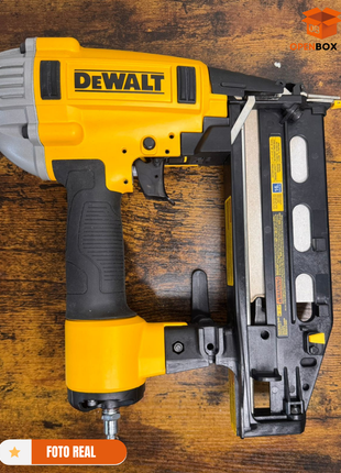 CLAVADORA NEUMATICA MARCA DEWALT